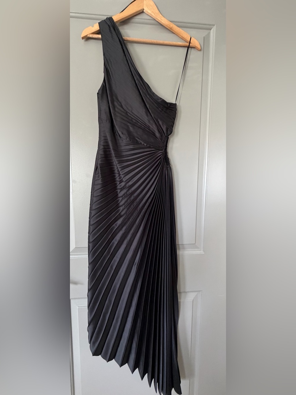 Vici Black One-Shoulder Pleated Gown